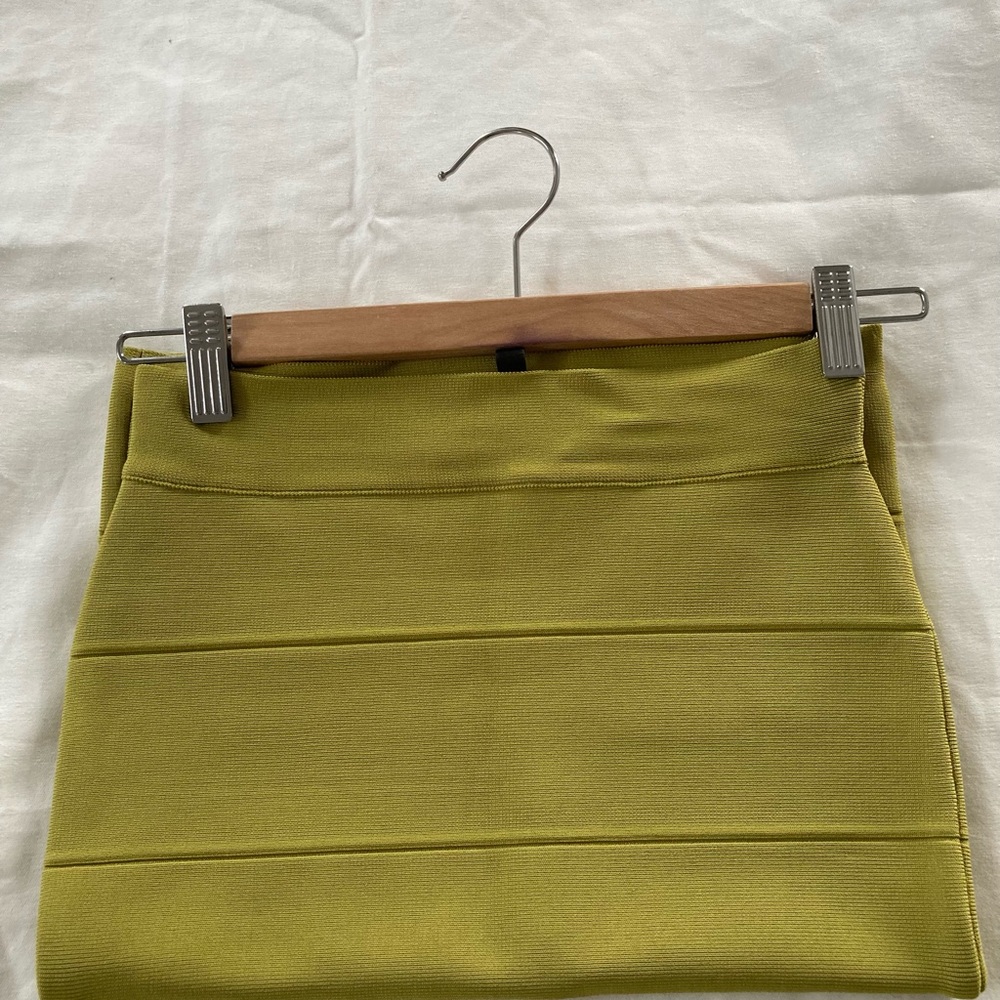 BCBG knee length bandage skirt